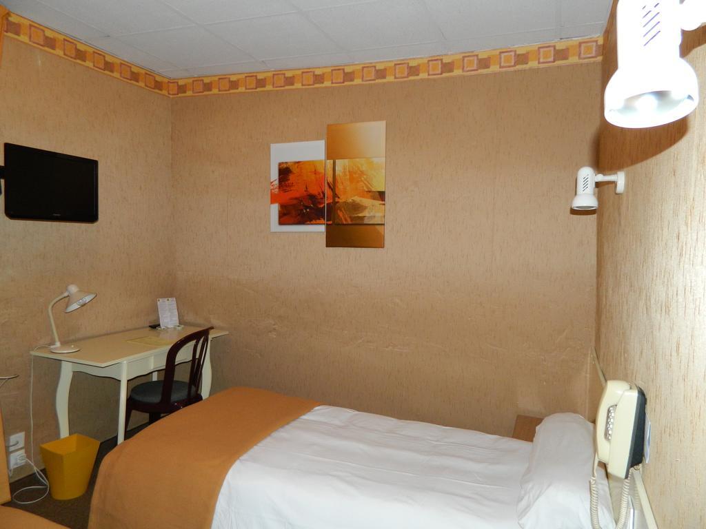 Logis Hotel L'Elanceze Thiezac Екстер'єр фото